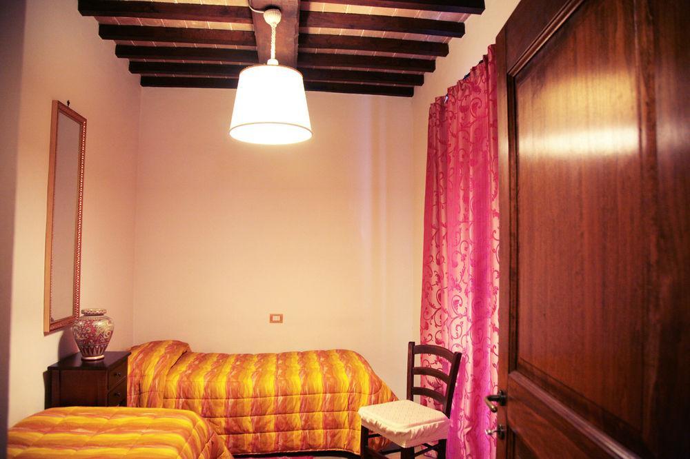 Agriturismo Ponte Di Riocchio Gubbio Buitenkant foto