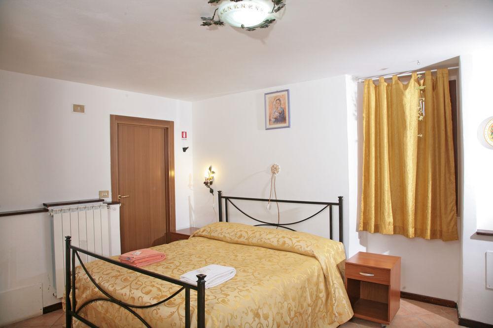 Agriturismo Ponte Di Riocchio Gubbio Buitenkant foto