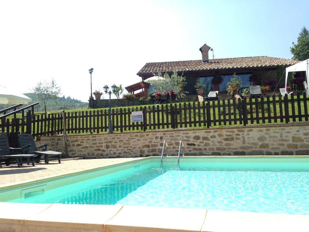 Agriturismo Ponte Di Riocchio Gubbio Buitenkant foto