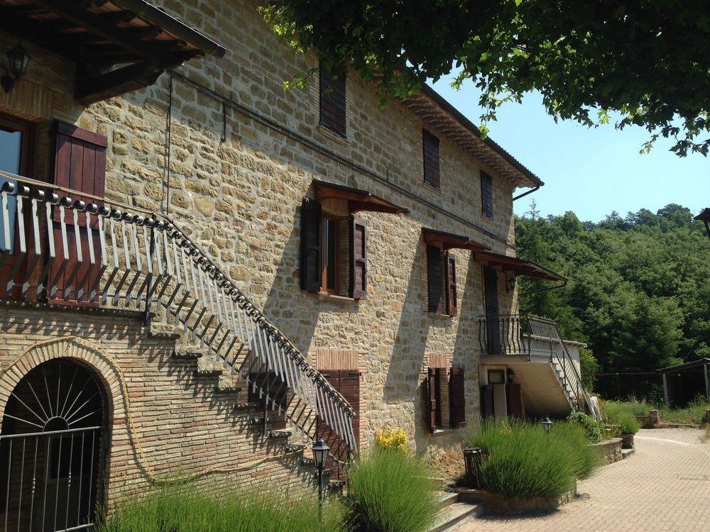 Agriturismo Ponte Di Riocchio Gubbio Buitenkant foto