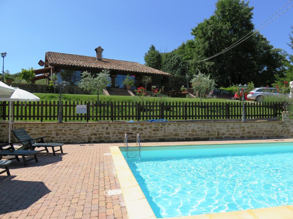 Agriturismo Ponte Di Riocchio Gubbio Buitenkant foto
