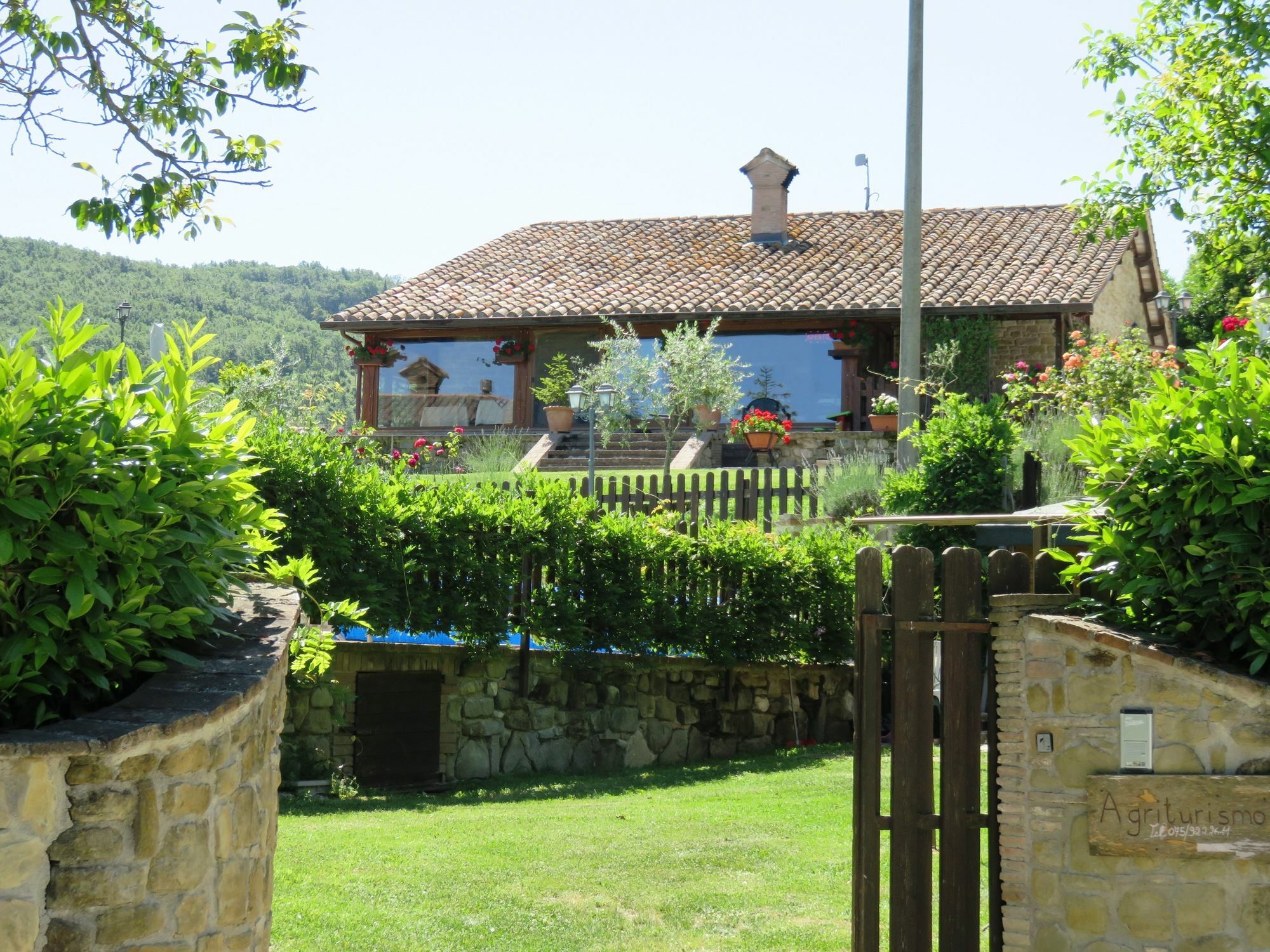 Agriturismo Ponte Di Riocchio Gubbio Buitenkant foto